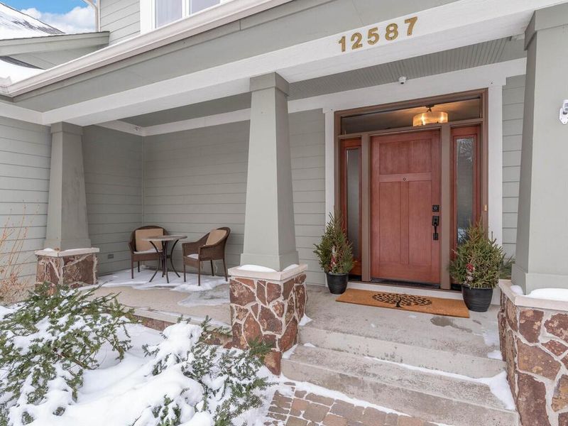 12587 Sunnybrook Rd, Eden Prairie, MN 55347