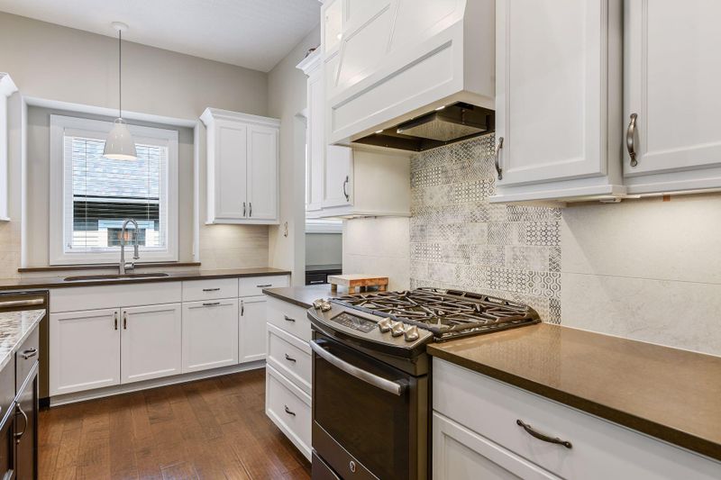 5225 Ranchview Ln N, Plymouth, MN 55446