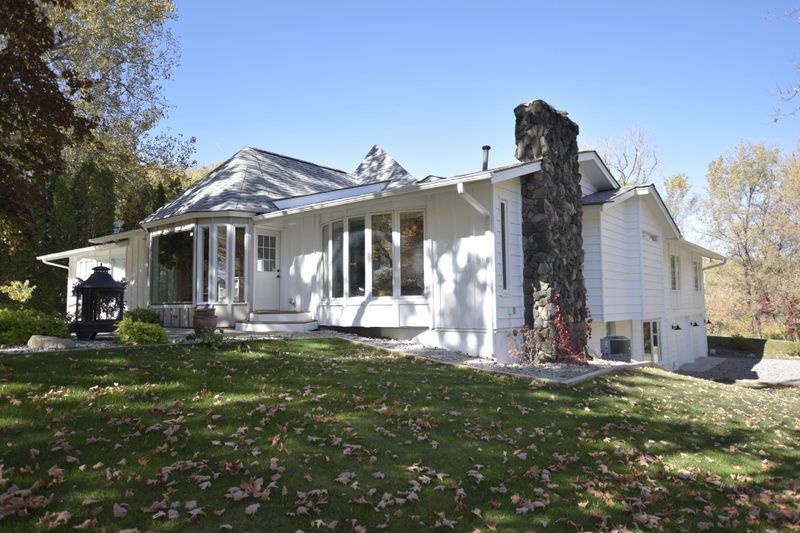6110 Sunset Dr, Mound, MN 55364