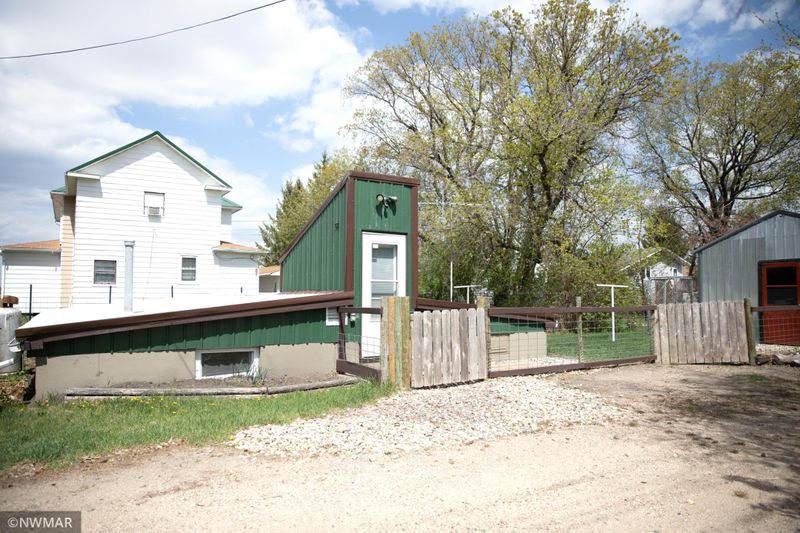 714 Alexander Ave, Crookston, MN 56716
