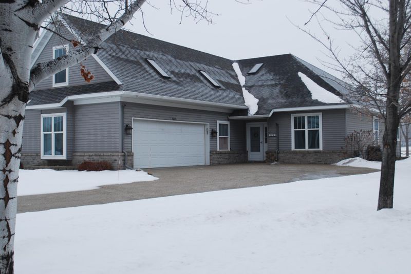 3220 Eagle Ridge Dr W, Willmar, MN 56201