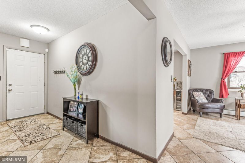 15549 Prairie Rd NW, Andover, MN 55304