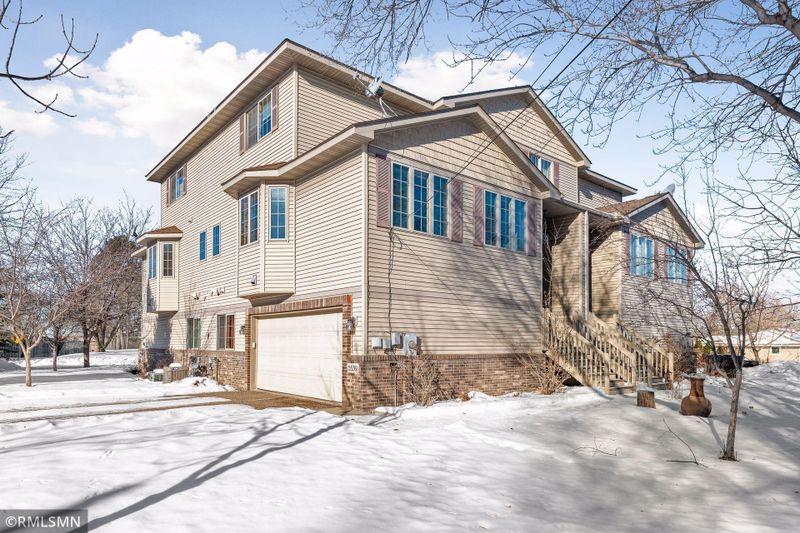 5539 5th St NE, Fridley, MN 55432