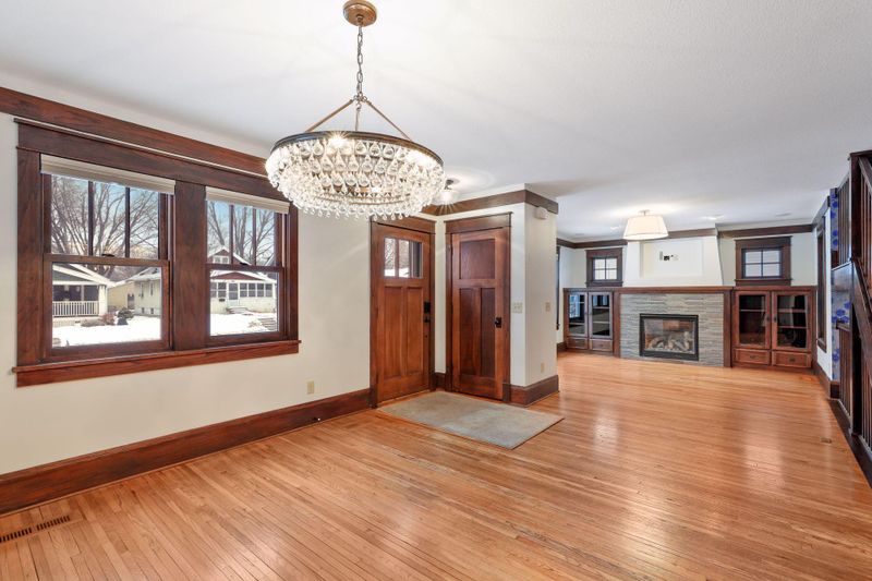1718 Palace Ave, Saint Paul, MN 55105