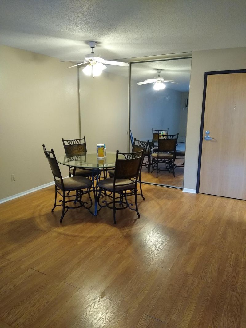1700 Four Oaks Rd #255, Eagan, MN 55121