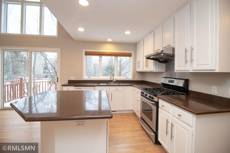 8415 Carriage Hill Rd, Savage, MN 55378