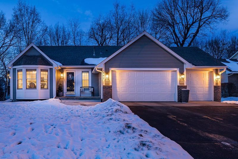 5792 Dufferin Dr, Savage, MN 55378