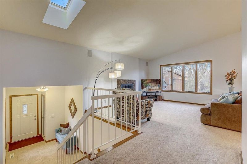 7272 Tartan Curve, Eden Prairie, MN 55346