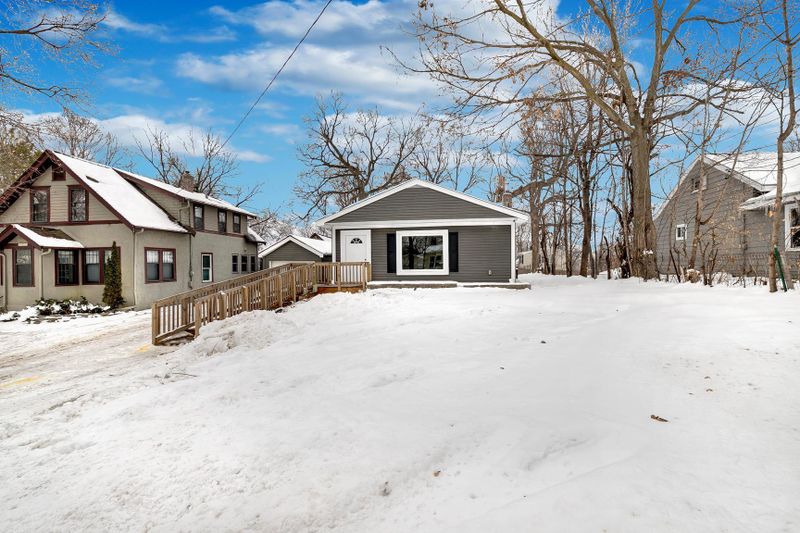 3473 Lyric Ave, Wayzata, MN 55391