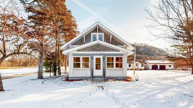 82 River St, Peterson, MN 55962