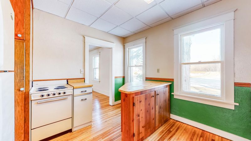 82 River St, Peterson, MN 55962