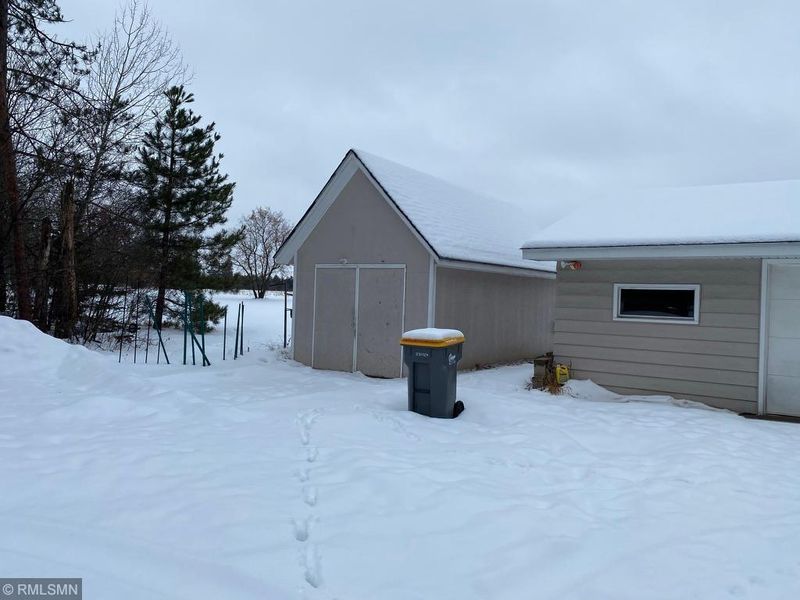 4141 Sunshine Dr, Oak Grove, MN 55303