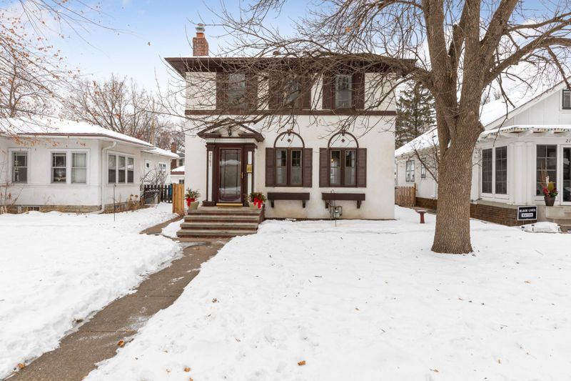 2161 Saint Clair Ave, Saint Paul, MN 55105
