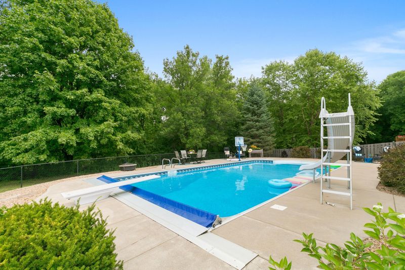 1508 Keller Lake Rd, Burnsville, MN 55306