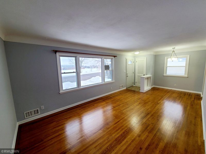 2123 Burns Ave, Saint Paul, MN 55119
