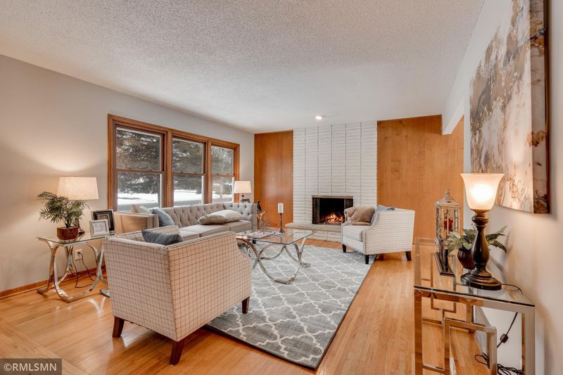 5000 W 84th St, Bloomington, MN 55437