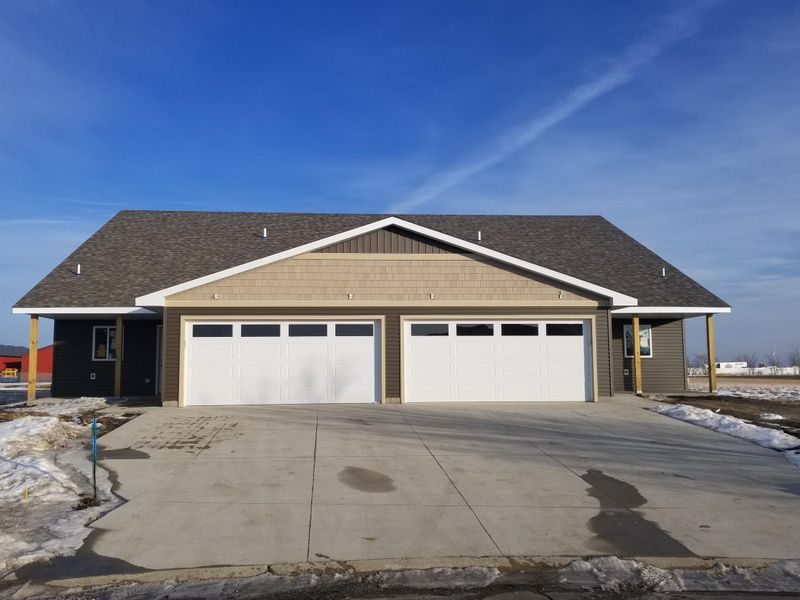 917 3rd Ave SE, Hayfield, MN 55940