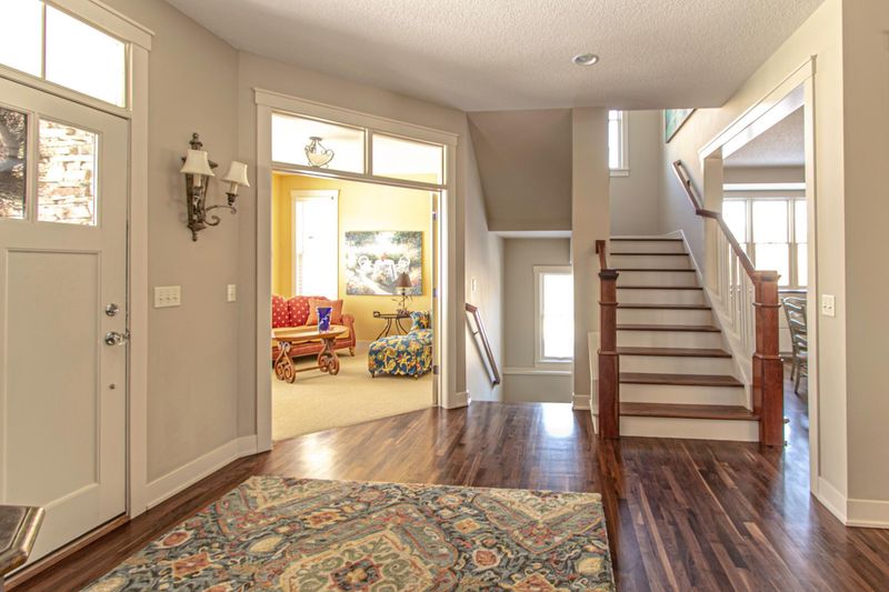 5899 Sunnybrook Ln, Mound, MN 55364