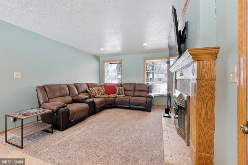 9564 Knox Ave N, Brooklyn Park, MN 55444