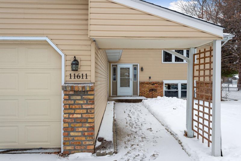 11611 98th Ave N, Maple Grove, MN 55369
