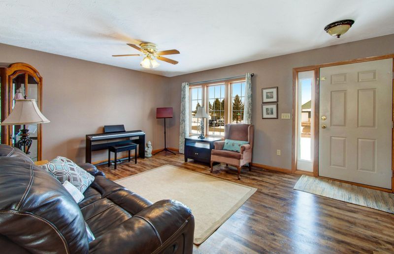 1008 Lexington Ave N, New Prague, MN 56071