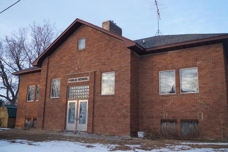 126 Franklin St, Waltham, MN 55982