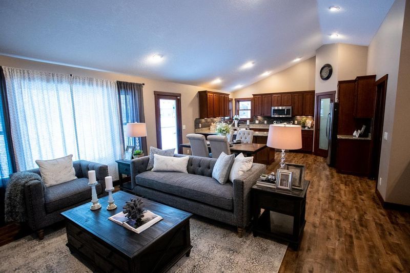 1740 Kimberly Cir, River Falls, WI 54022
