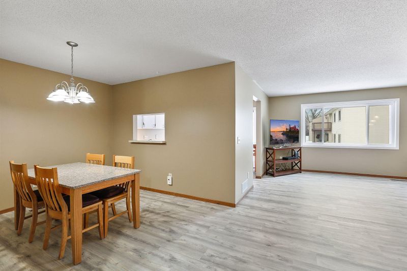 50 94th Cir NW #104, Coon Rapids, MN 55448