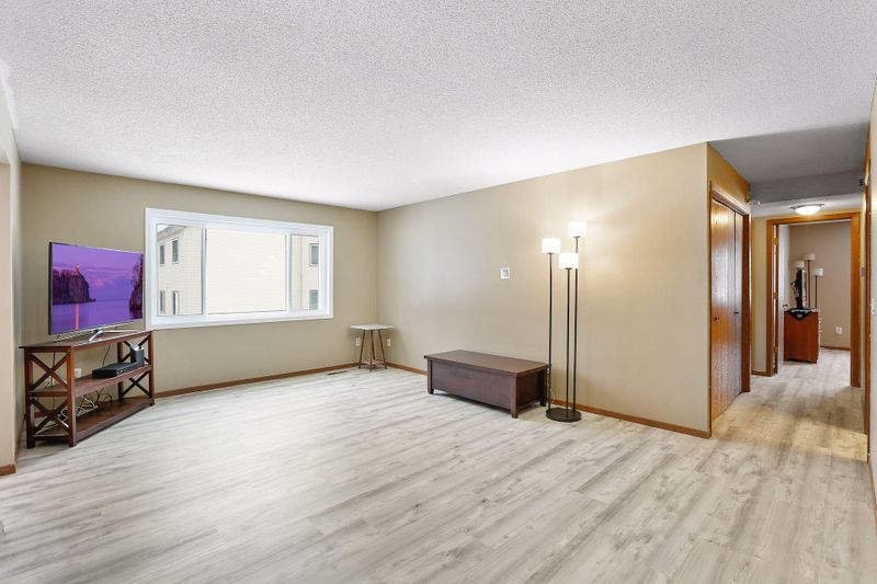 50 94th Cir NW #104, Coon Rapids, MN 55448