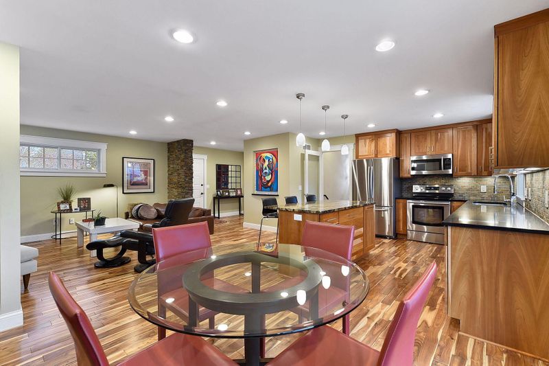 5236 Crestwood Dr, Minnetonka, MN 55345