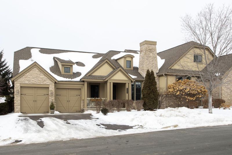 1360 Riverside Ln, Mendota Heights, MN 55118