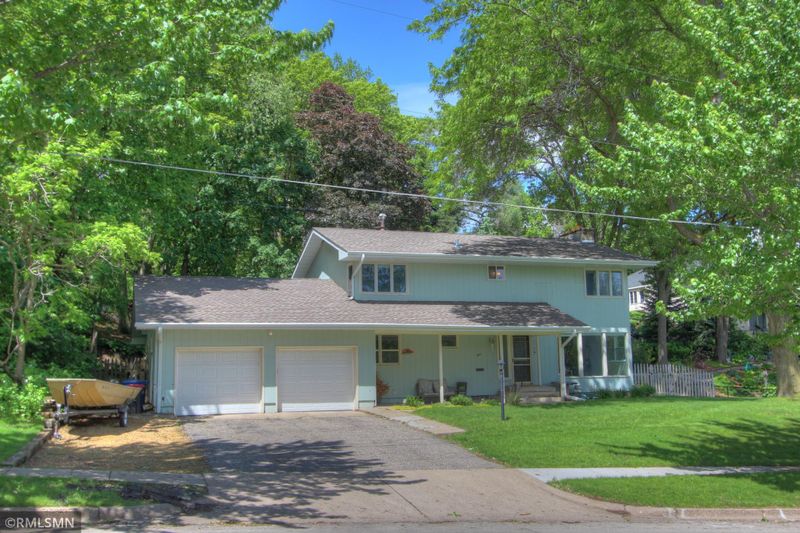 1622 Spruce Dr, Red Wing, MN 55066