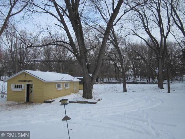 1816 Kennard St, North Saint Paul, MN 55109
