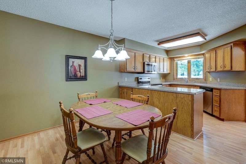 2702 Lake Court Dr, Mounds View, MN 55112