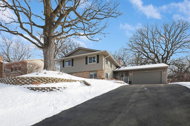 13505 York Ave S, Burnsville, MN 55337