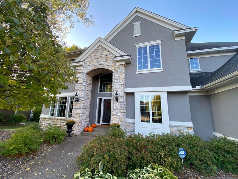 3544 Crestmoor Dr, Woodbury, MN 55125