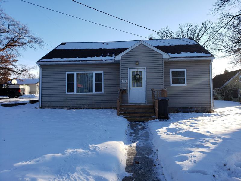 808 E Broadway, Little Falls, MN 56345