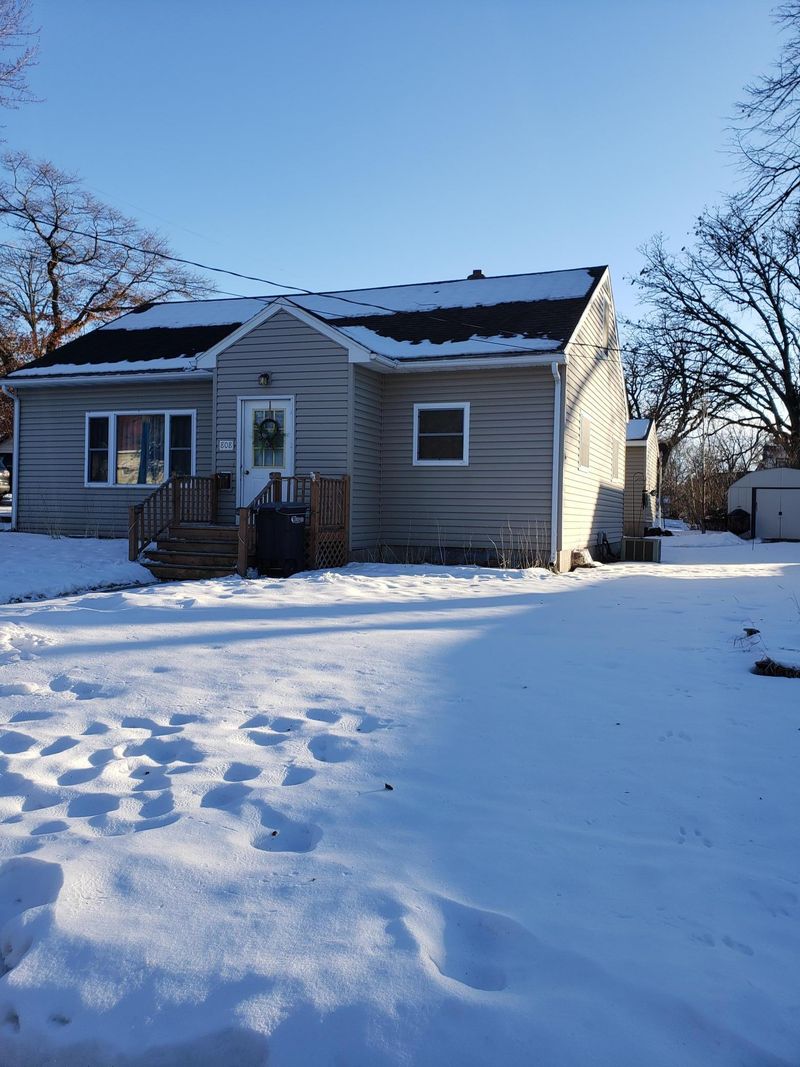 808 E Broadway, Little Falls, MN 56345