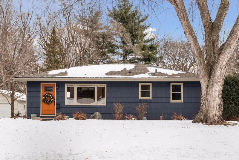 10723 Russell Ave S, Bloomington, MN 55431