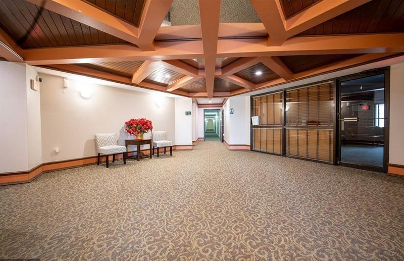 3420 Golfview Dr #108, Eagan, MN 55123