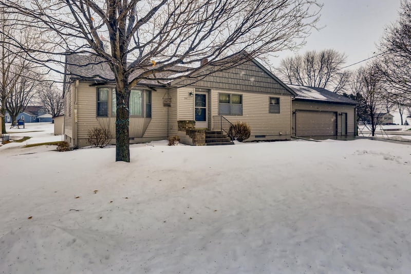 241 Jacob St, Hamburg, MN 55339