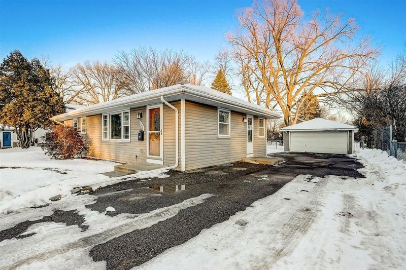 5708 Quail Ave N, Crystal, MN 55429