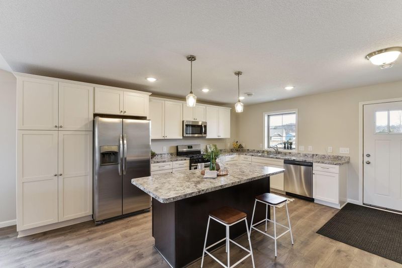 6045 Iris Ln, Rockford, MN 55373