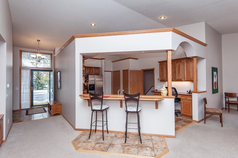 2711 Viola Heights Dr NE, Rochester, MN 55906