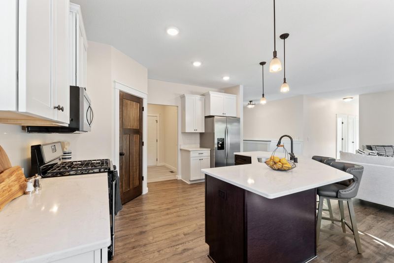515 Alaska Loop, Cambridge, MN 55008