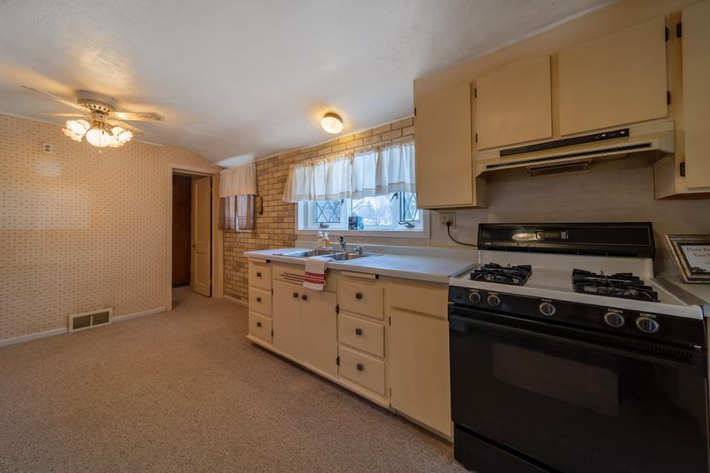1305 Saint Paul Rd, Owatonna, MN 55060