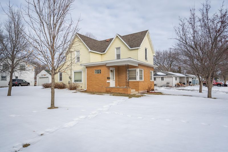 1305 Saint Paul Rd, Owatonna, MN 55060