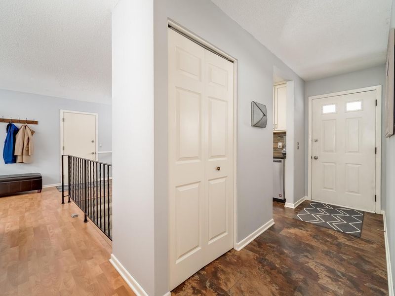 9197 Lanewood Ln N, Maple Grove, MN 55369