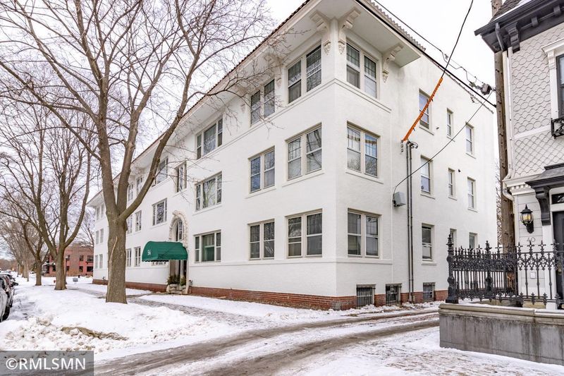 56 Arundel St #8, Saint Paul, MN 55102