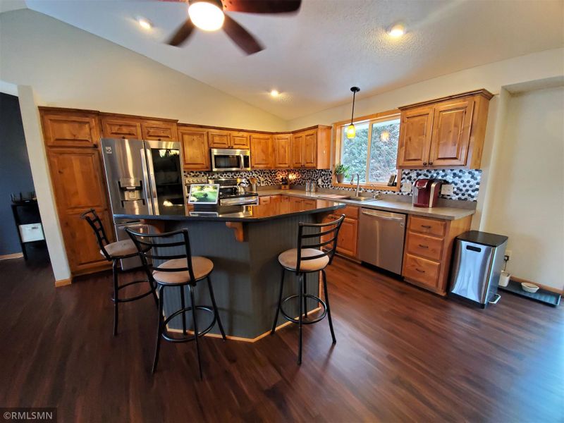 868 Forest Edge Dr, Jordan, MN 55352